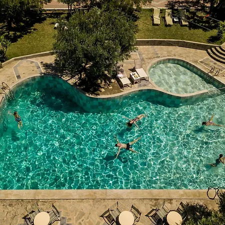 Apartamento In With A Shared Swimming Pool Gerakini